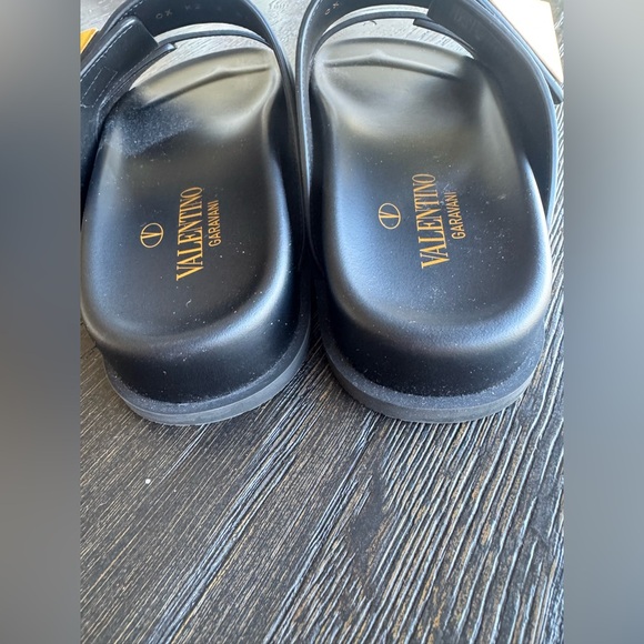 VALENTINO GARAVANI Rockstud Black Leather Platform Sandals Sandals - Picture 5 of 6